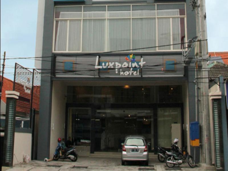 Luxpoint Hotel Baratajaya Surabaya Exterior foto